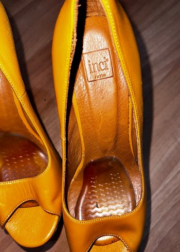 Sarı Baskılı Kadın Dolgu Topuklu Ayakkabı - Görsel 5