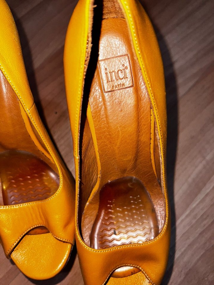 Sarı Baskılı Kadın Dolgu Topuklu Ayakkabı - Görsel 5