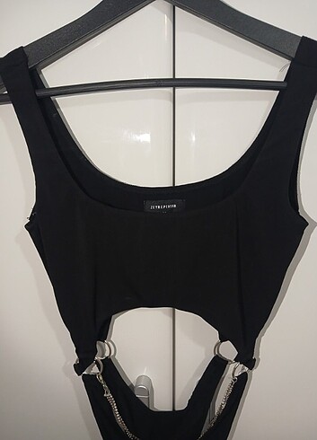 m Beden Zeynep Tosun x Trendyolmilla Siyah Zincir Detaylı Crop