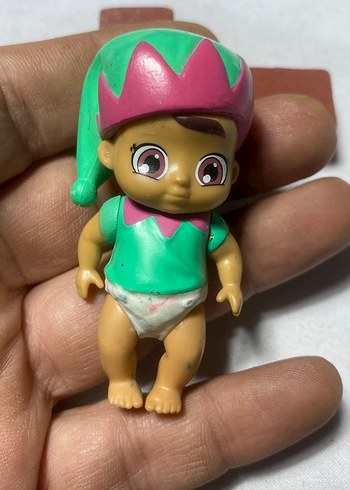 Pastel renkli pembe şapkalı bebek oyuncak