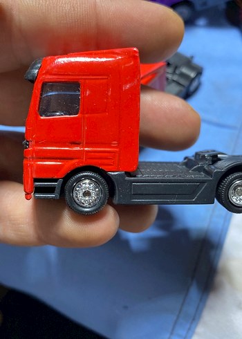  Beden Renk 3 adet Mercedes actros