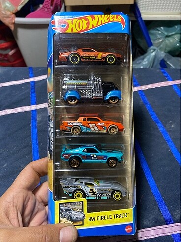 Hot wheels 5 set