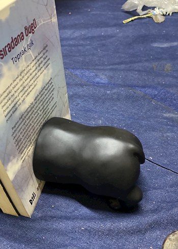 Siyah Dachshund Köpek Figür Kitap Desteği - Görsel 5