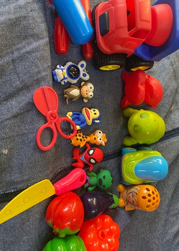 Renkli Çeşitli Oyuncak Seti - Görsel 6