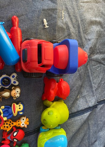 Renkli Çeşitli Oyuncak Seti - Görsel 5