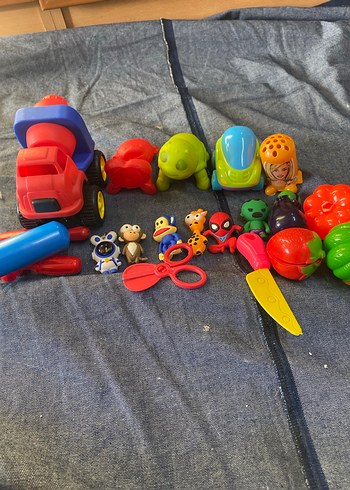 Renkli Çeşitli Oyuncak Seti - Görsel 3