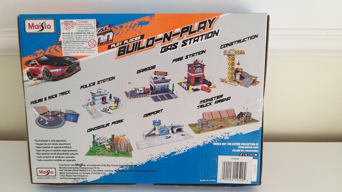 Maisto Renkli Oyuncak Araba ve Benzin İstasyonu - Görsel 2