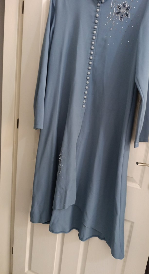 Düğmeli Nakışlı Uzun Mavi Elbise 48 beden - Görsel 2