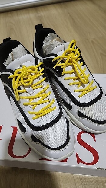 Guess Sneakers