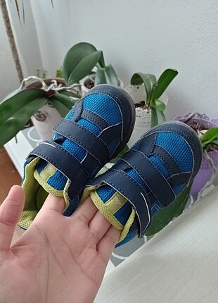 Çocuk ayakkabı