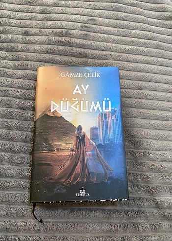 Ay Dökümlü - Gamze Çelik