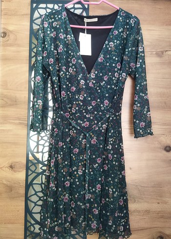 Yeşil Çiçekli V Yakalı kısa Elbise - Görsel 3