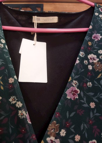 Yeşil Çiçekli V Yakalı kısa Elbise - Görsel 2