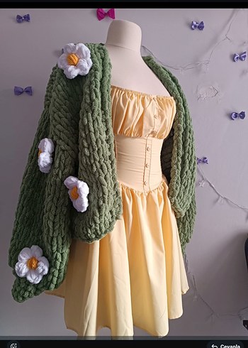 Çiçek Detaylı Bohem Mini Triko Hırka