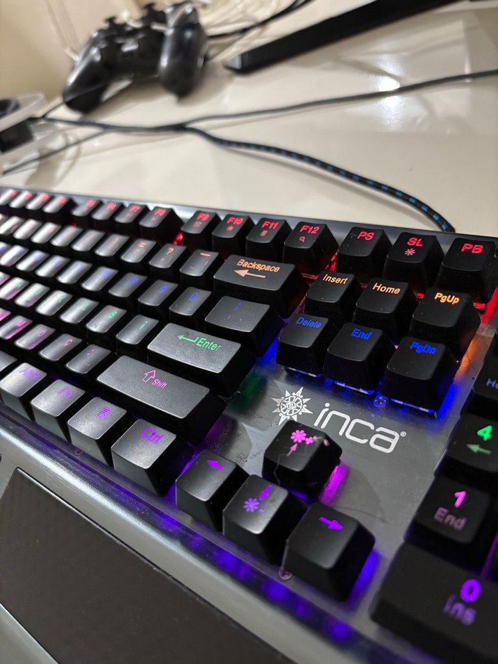 Inca Çok Renkli Işıklı Mekanik Klavye - Görsel 3