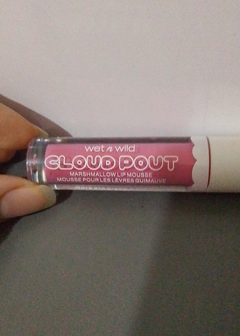 wet n wild cloud pout marshmallow lip mousse - Görsel 2