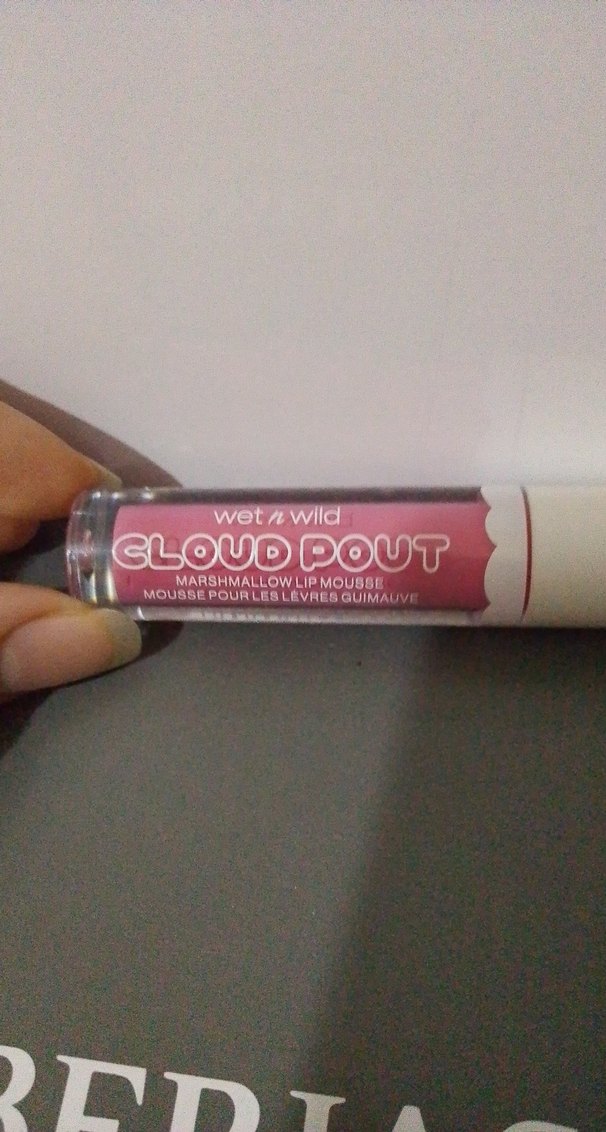 wet n wild cloud pout marshmallow lip mousse - Görsel 2