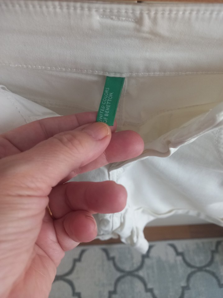 Benetton düğmeli Beyaz Mini Pamuk Şort - Görsel 3