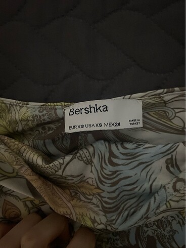 Bershka Elbise