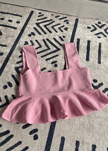 Pembe Fırfırlı Kadın crop - Görsel 2