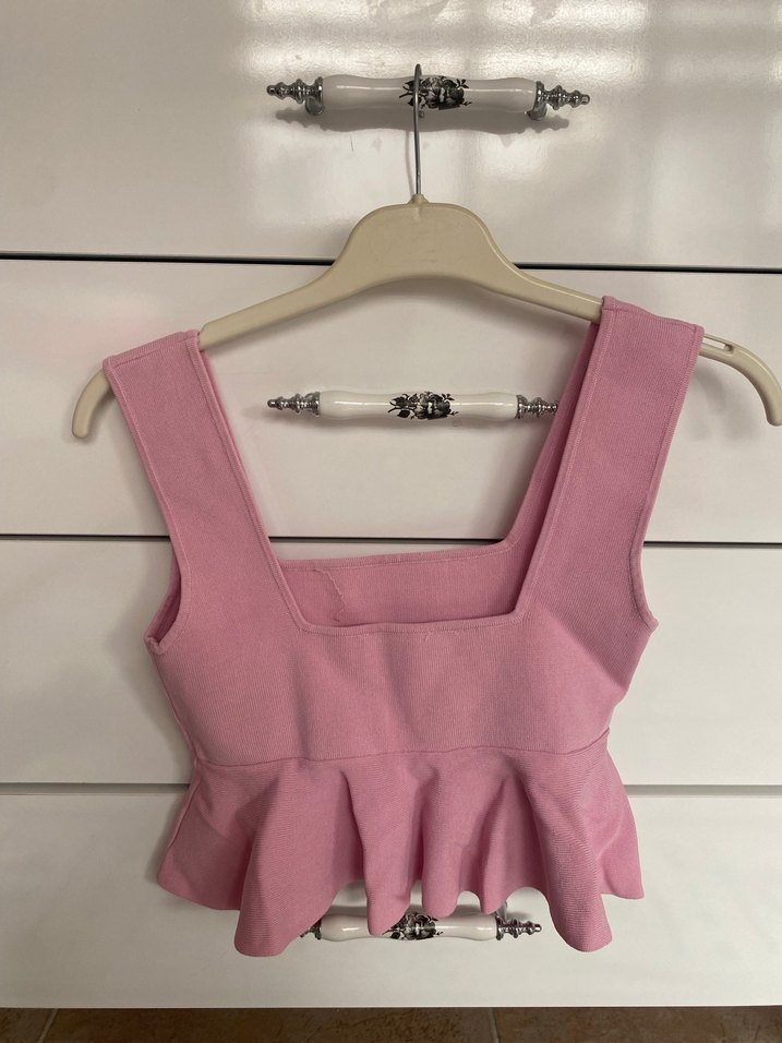 Pembe Fırfırlı Kadın crop - Görsel 3