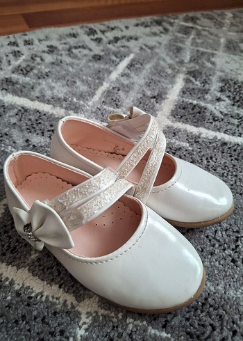 Beyaz Kız Çocuk Tokalı Babet - Görsel 2