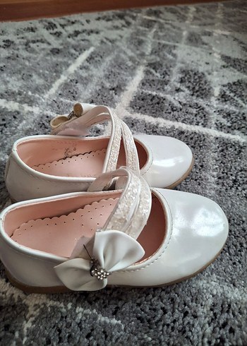 Beyaz Kız Çocuk Tokalı Babet - Görsel 3