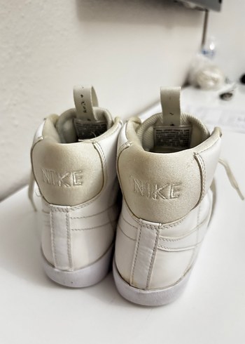 Nike Beyaz Gri Kadın Spor Ayakkabı - Görsel 4