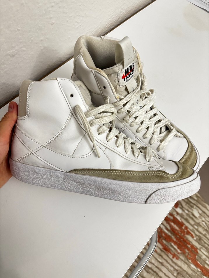 Nike Beyaz Gri Kadın Spor Ayakkabı - Görsel 2