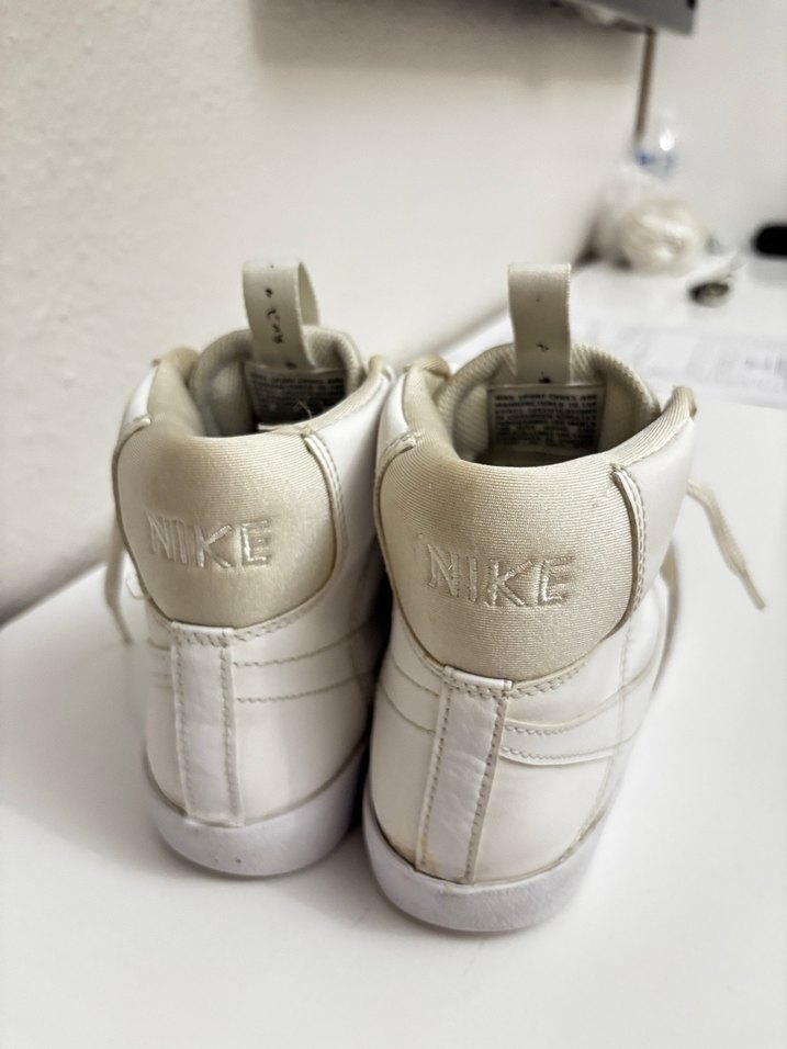 Nike Beyaz Gri Kadın Spor Ayakkabı - Görsel 4