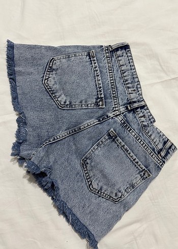 Kadın Mavi Batik Desenli Geniş Kesim Mini Kot Şort - Görsel 4