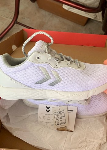 Hummel Beyaz Bağcıklı Kadın Spor Ayakkabı