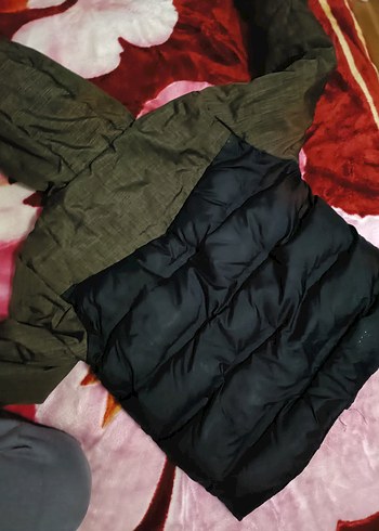 Erkek Çocuk Kapüşonlu Siyah Mont - Görsel 3