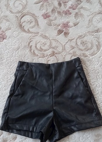 Kadın Siyah Deri Mini Şort - Görsel 3