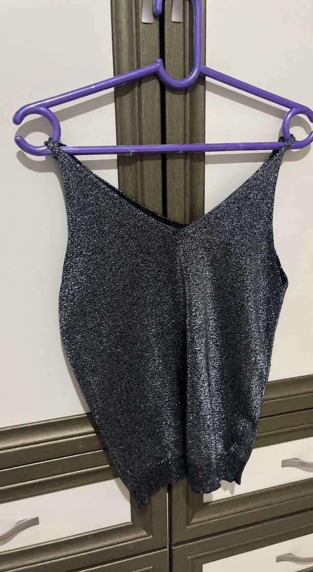 Gri V Yakalı Kadın Triko Atlet - Görsel 2