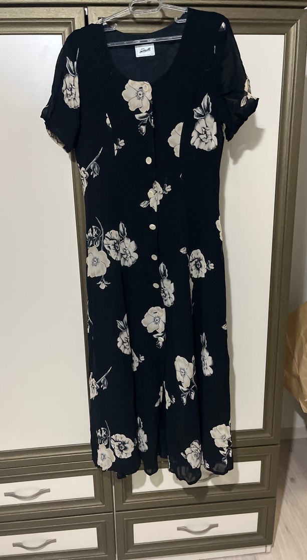 Düğmeli Vintage Siyah Çiçekli Uzun Elbise - Görsel 3