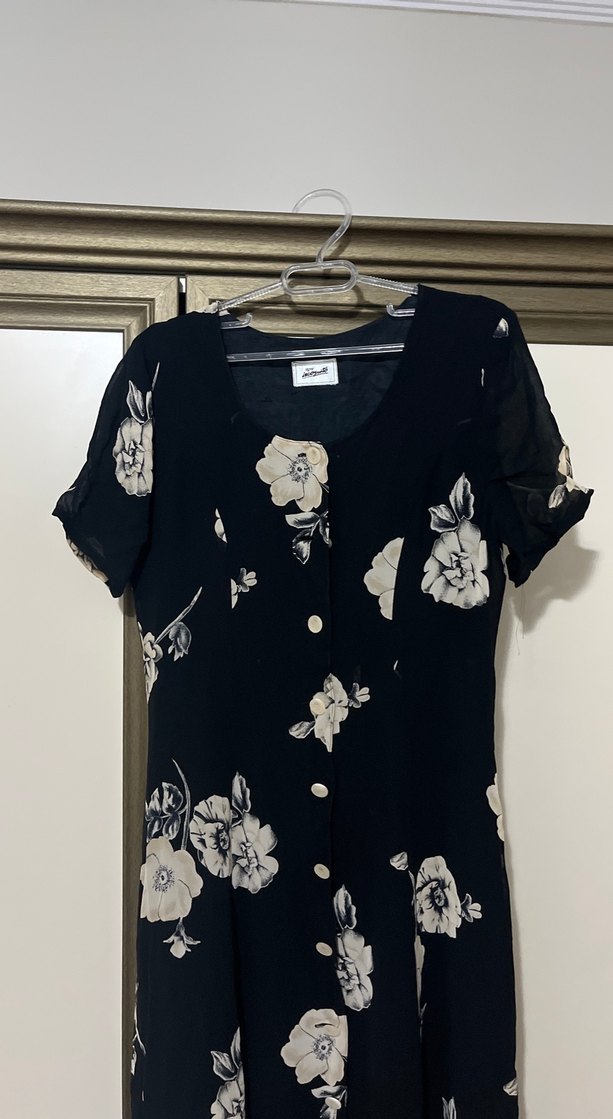 Düğmeli Vintage Siyah Çiçekli Uzun Elbise - Görsel 2