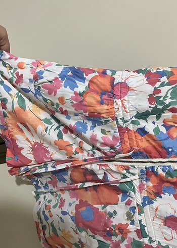 Renkli Çiçek Desenli Kolsuz Mini Tulum - Görsel 2