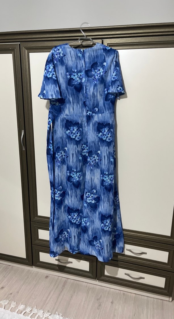 Mavi Batik Desenli Uzun Elbise - Görsel 4