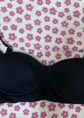 Siyah bikini üstü