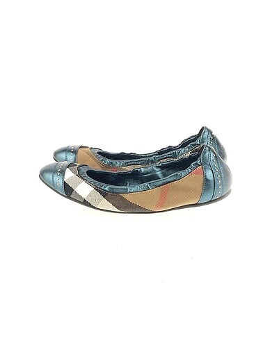 Burberry Babet %70 İndirimli.