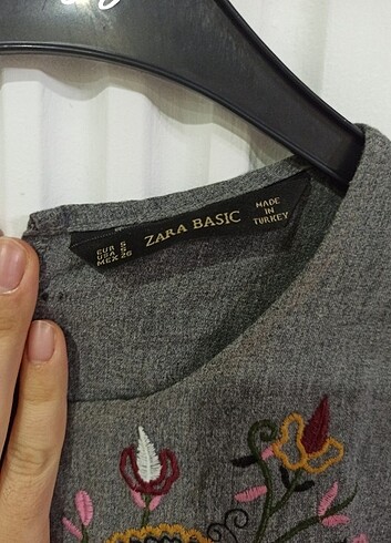 Zara Etnik çiçekli üst 