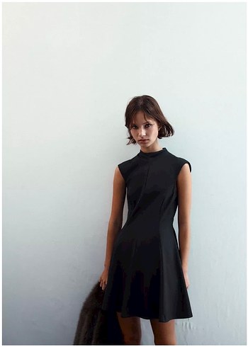 Zara Siyah Yüksek Yakalı Kolsuz Midi Elbise - Görsel 3