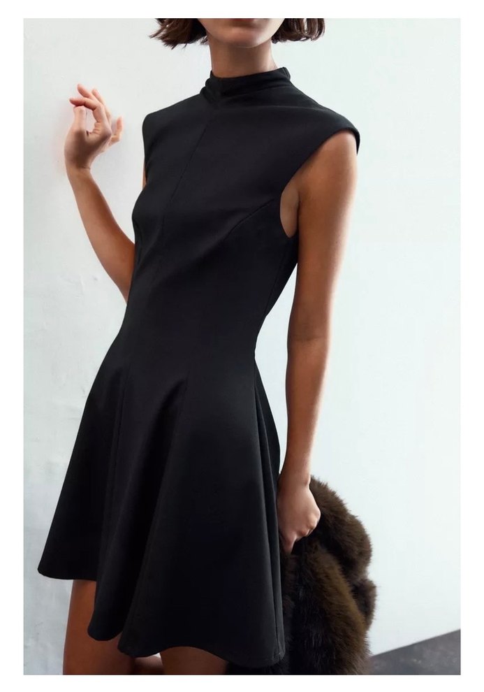 Zara Siyah Yüksek Yakalı Kolsuz Midi Elbise - Görsel 2