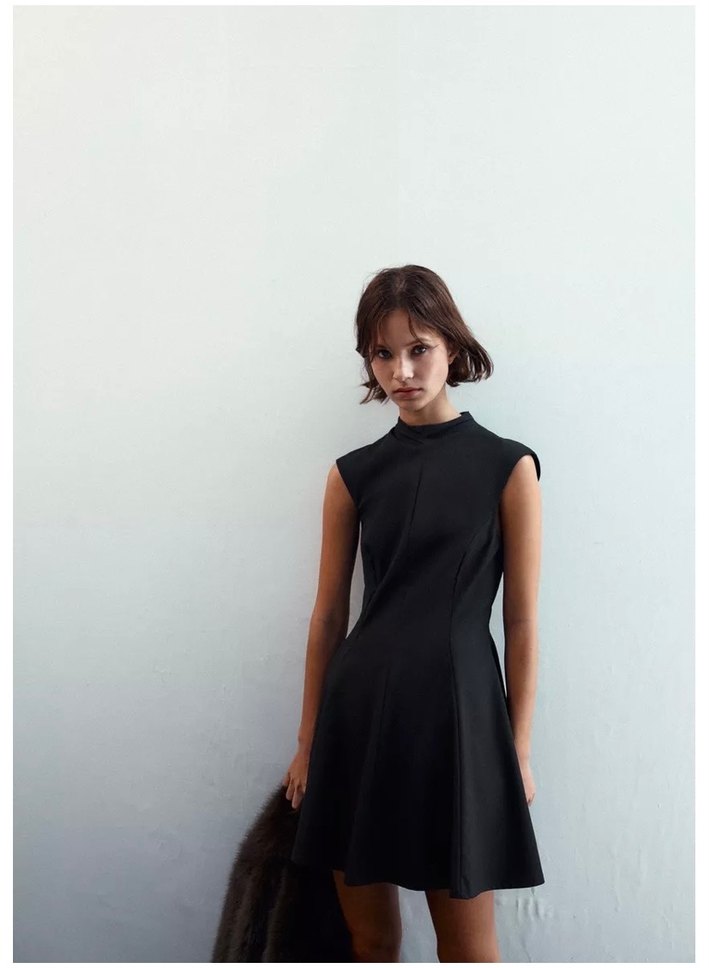 Zara Yüksek Yakalı Kolsuz Midi Elbise - Görsel 2