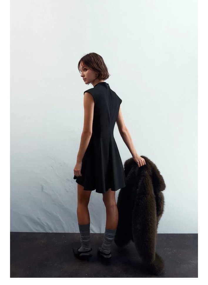 Zara Yüksek Yakalı Kolsuz Midi Elbise - Görsel 3