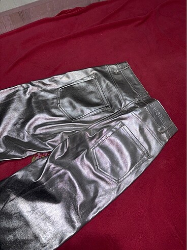s Beden Bershka Parlak Deri Pantolon