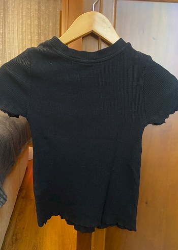 Kadın siyah baskılı kısa kollu tişört - Görsel 3