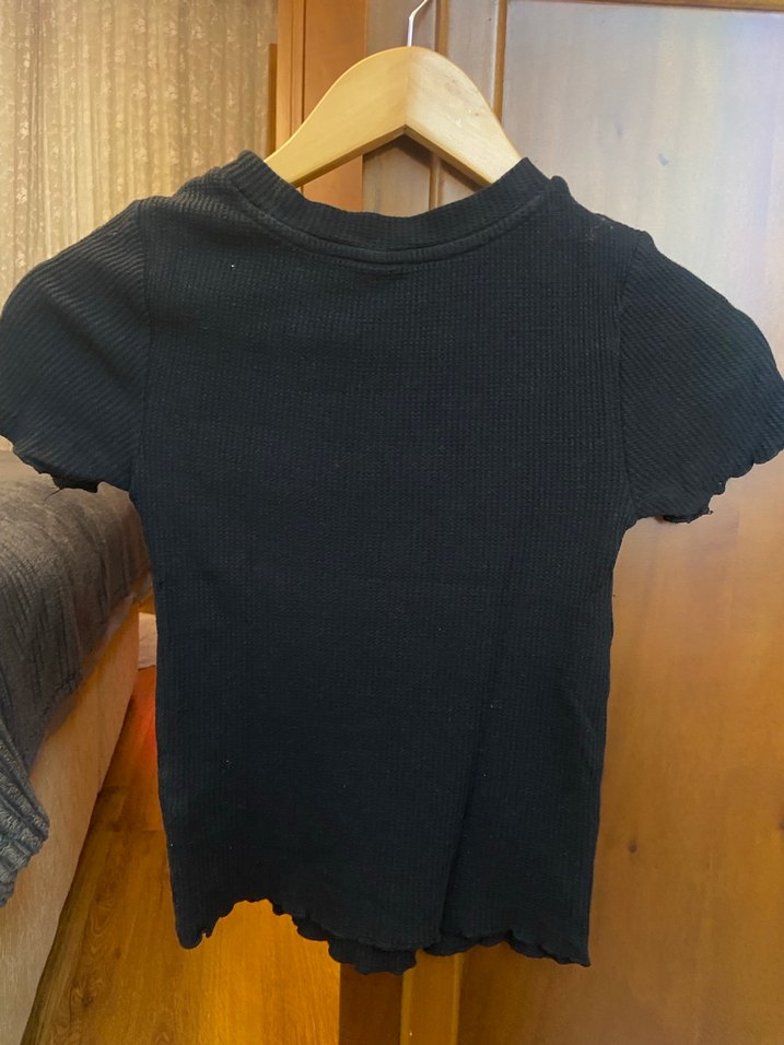 Kadın siyah baskılı kısa kollu tişört - Görsel 3