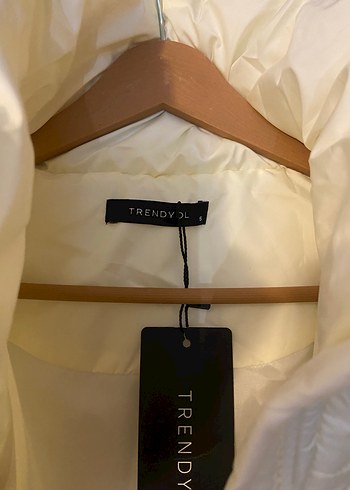 Kırık beyaz Şişme Mont - Görsel 3